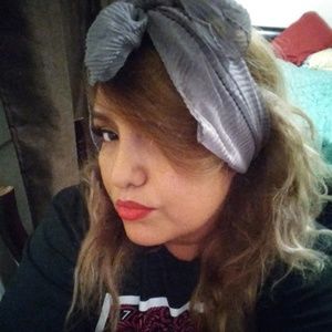 Meet your Posher, Ana